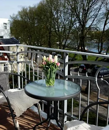 - Versteck Am Strom * Rostock